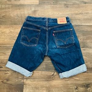 Vintage Levi’s 501 denim shorts 31W
